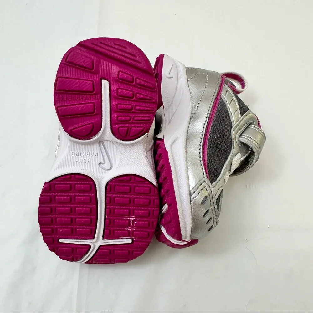 Nike‎ Kids Sneakers - Silver and Pink